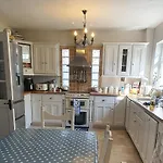 124 ,castlelawn Heights, Headford Road Homestay