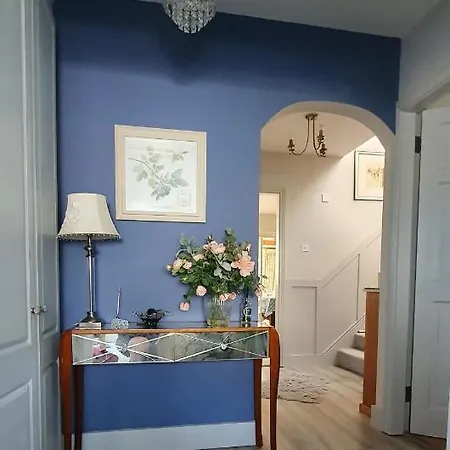124 ,castlelawn Heights, Headford Road Homestay 홈스테이