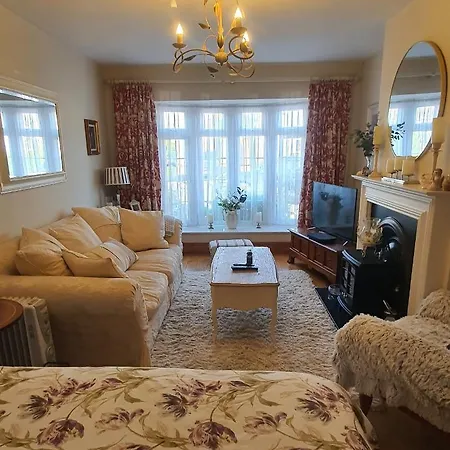 Kwatera prywatna 124 ,castlelawn Heights, Headford Road Homestay *